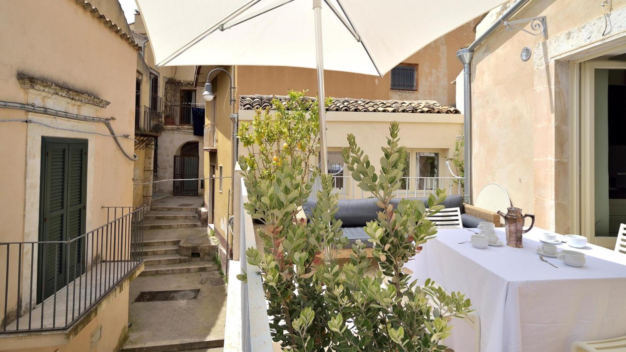 Domus Sbircio Modica Apartamento Exterior foto